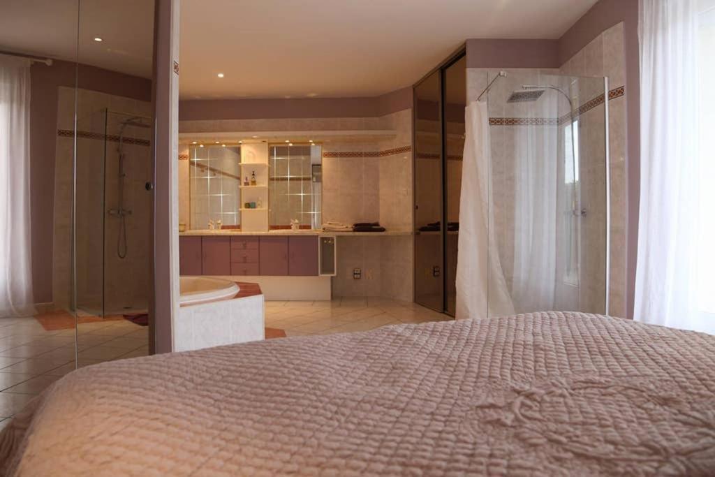 Elegante Villa De 180M3 Avec La Superbe Vue Connaux المظهر الخارجي الصورة